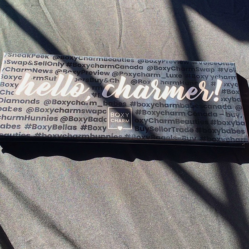 BoxyCharm “Hello, Charmer” Eyeshadow Palette